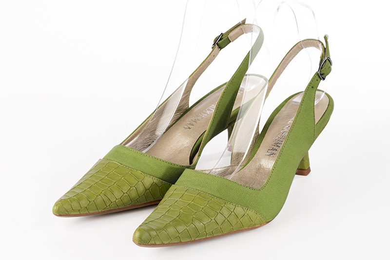 Pistachio green women's slingback shoes. Pointed toe. Medium spool heels. Front view - Florence KOOIJMAN